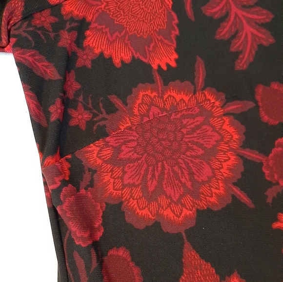 NWT! Tommy Hilfiger Floral Dress Black & Red - Picture 5 of 9
